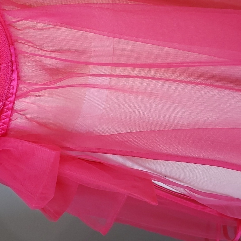 Sexy pink night camisole. No tags, I'm thinking a medium. Lovely fabri… - Picture 3 of 14